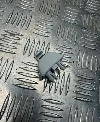 Sun visor clip/hook/bracket