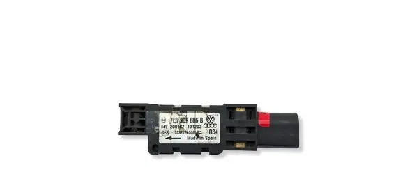 Volkswagen Touareg I Airbag deployment crash/impact sensor 7L0909606B