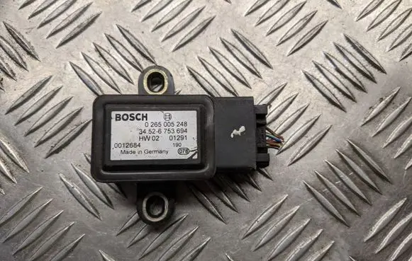 BMW X5 E53 ESP acceleration yaw rate sensor 6753694