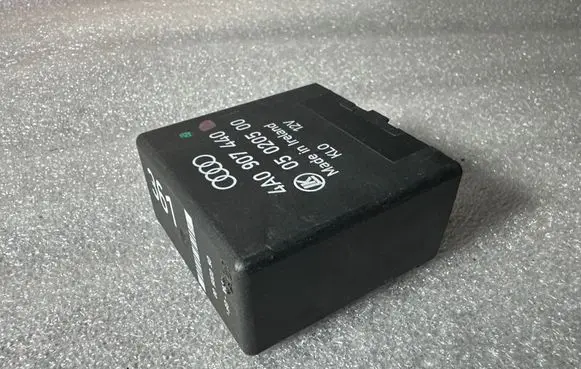 Audi A8 S8 D2 4D Other relay 4A0907440