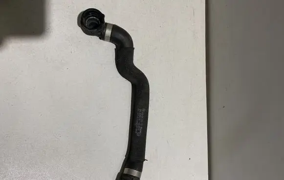 Mercedes-Benz C W205 Engine coolant pipe/hose A2055014784