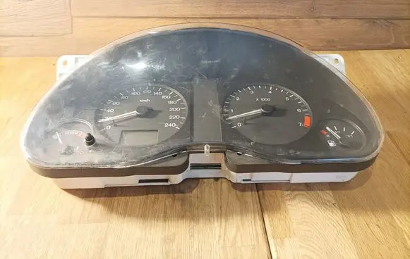 Ford Galaxy Speedometer (instrument cluster) 95VW10849BD 7M0919862J