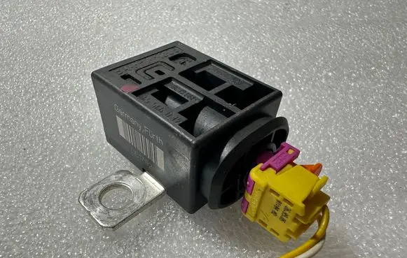 Audi A6 S6 C7 4G Battery relay fuse 4F0915519