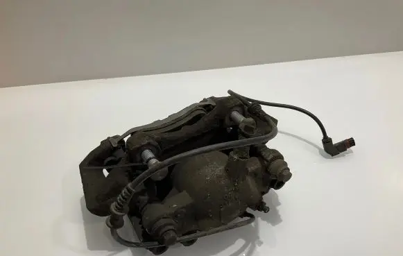 Mercedes-Benz E W212 Front brake caliper