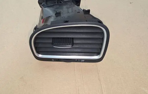 Volkswagen Golf VI Dashboard side air vent grill/cover trim 5K0819703