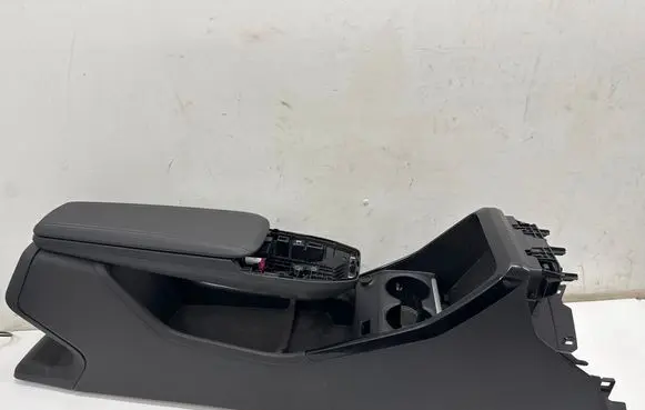 BMW 2 Active Tourer U06 Armrest 83932899