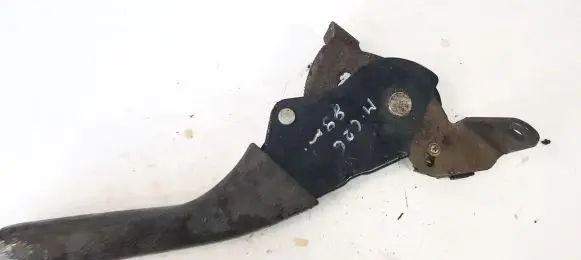 Handbrake/parking brake lever assembly