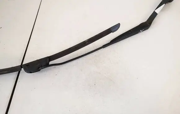 Nissan Micra Front wiper blade arm