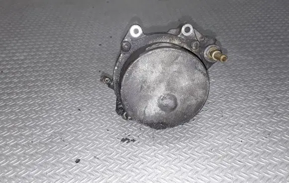 Opel Insignia A Vacuum pump