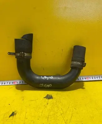 Engine coolant pipe/hose
