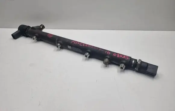 Mercedes-Benz E W211 Fuel main line pipe A6460700295 6460700295 0445214073