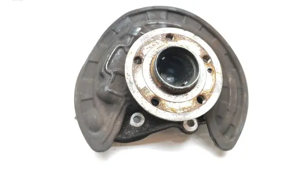 Rear wheel hub
