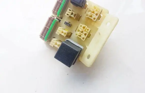 Mitsubishi Carisma Fuse box set