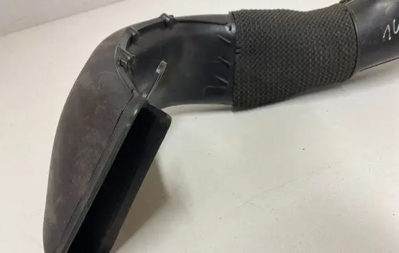 Jaguar XF X250 Air intake duct part 8X239A673AB
