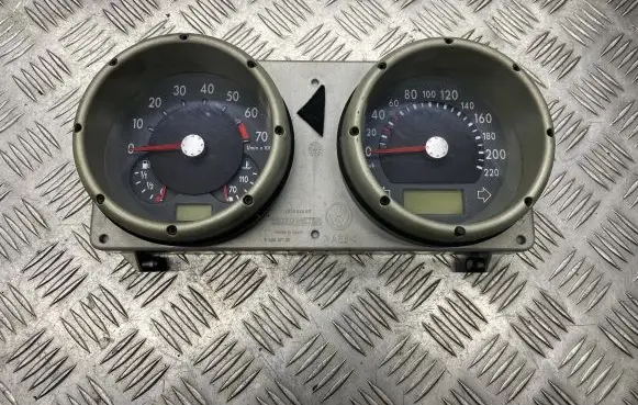 Volkswagen Polo III 6N 6N2 6NF Speedometer (instrument cluster) 5220301800 1036025070