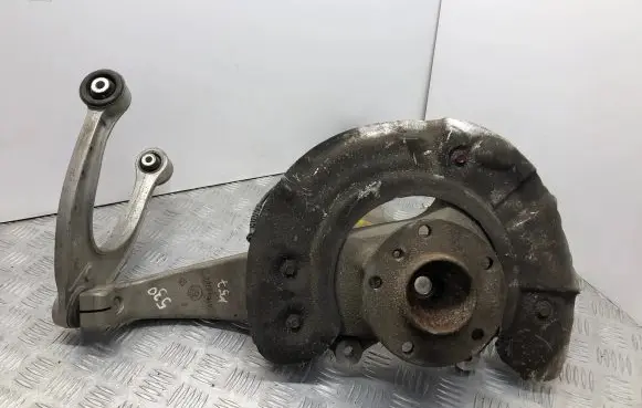 BMW 5 F10 F11 Front wheel hub 677596707