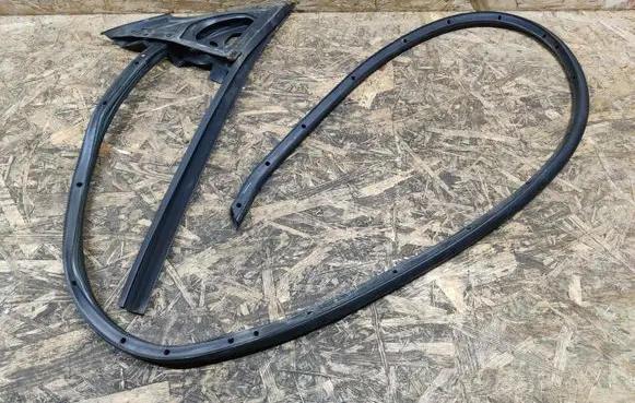 Mercedes-Benz CLK A209 C209 Rubber seal front coupe door A2097200178