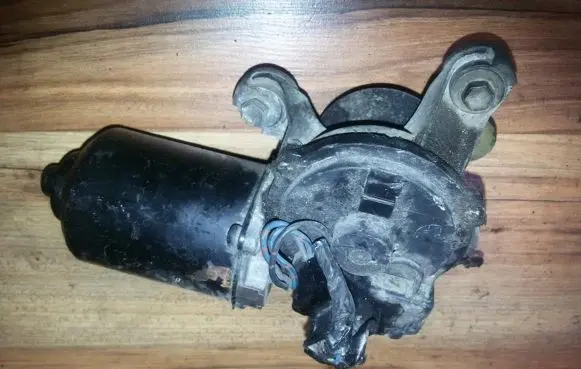 Mazda 323 Wiper motor