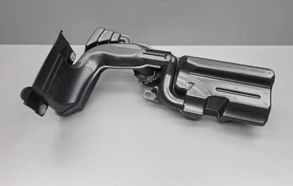 Mazda 3 III Intake resonator PE0113195 PE01113201 K6805