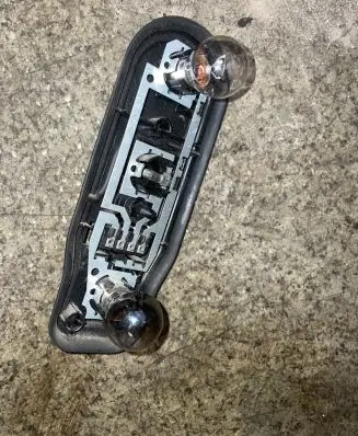 BMW 5 E39 Tail light bulb cover holder 8371324