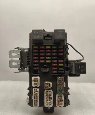 Ford Mondeo MK IV Fuse module 9540026500 027445