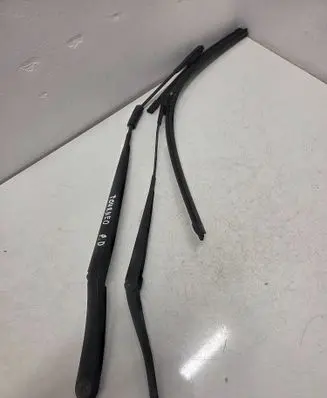 Ford Turneo Courier Front wiper blade arm W56891