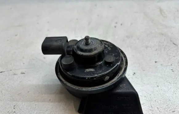 Audi A4 S4 B8 8K Horn signal A28657625