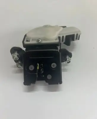 Mazda 3 III Tailgate exterior lock 