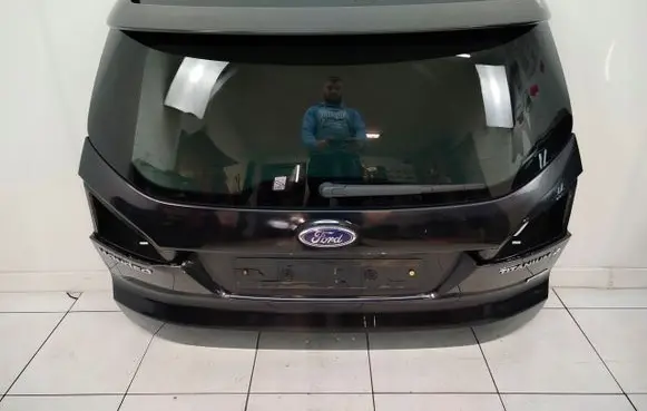 Ford Mondeo MK IV Tailgate/trunk/boot lid 
