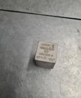 Renault Laguna I Other relay 7700844036