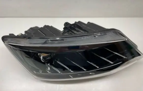 Skoda Fabia Mk2 (5J) Headlight/headlamp 6V1941016A