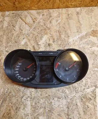 Volkswagen Polo V 6R Speedometer (instrument cluster) 6C0920731 008111 A2C90265000