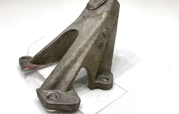 Jaguar XJ X308 Engine mounting bracket 96JV6037AB