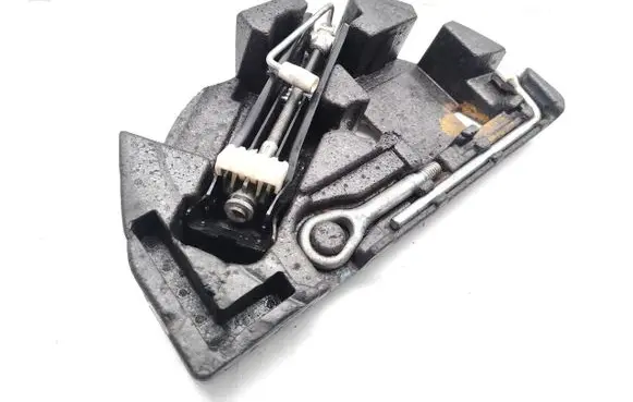 Mercedes-Benz CLC CL203 Lift Jack A2035830415 A2038990161 A2215810001