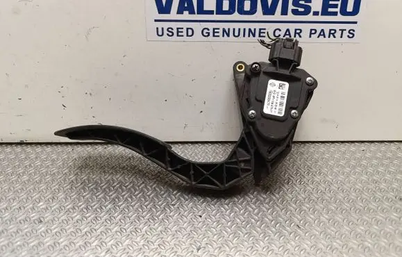 Renault Captur Accelerator throttle pedal 180029347R 13042013 6PV00997807