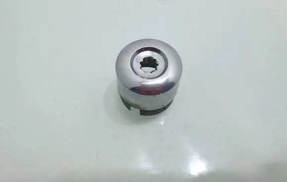 Volkswagen Touareg II Wheel nut cap/cover 7H0601173