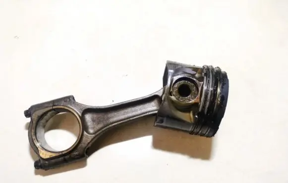 Opel Vectra B Piston with connecting rod