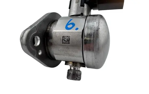 Mercedes-Benz A W177 Mechanical fuel pump A2820702500
