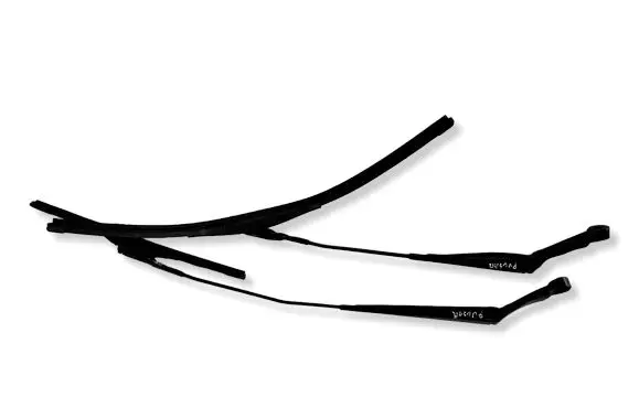 Nissan Pulsar Front wiper blade arm 