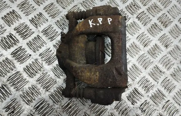 Toyota Auris 150 Front brake caliper
