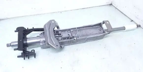 BMW 1 F20 F21 Steering wheel axle 6854047 LS685404702