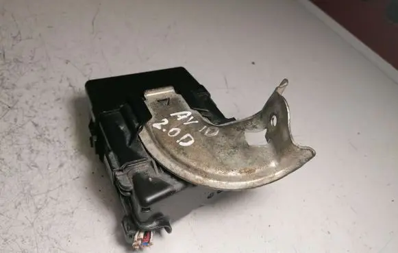 Toyota Avensis T270 Fuse module 7191YB1