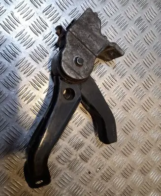 Mitsubishi Lancer Evolution Engine mount bracket MN184353