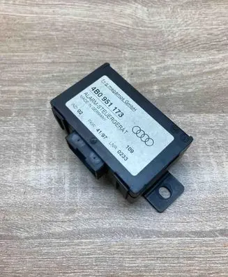 Audi A4 S4 B5 8D Alarm control unit/module 4B0951173