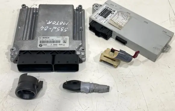 BMW 5 E60 E61 Engine ECU kit and lock set 780840501 130000045 0281013852