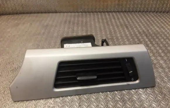 BMW 3 E90 E91 Dashboard air vent grill cover trim 9130466