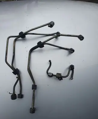 Peugeot 308 SW Fuel injector supply line/pipe 