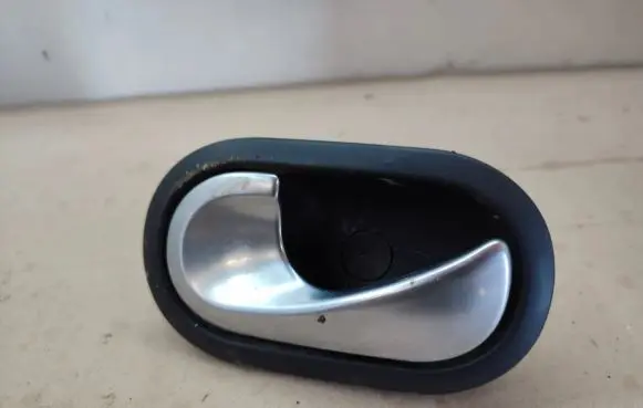 Renault Megane II Rear door interior handle 8200028487
