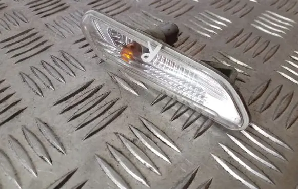KIA Sorento Front fender indicator light