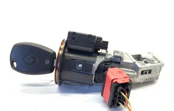 Renault Clio III Ignition lock 8200214173